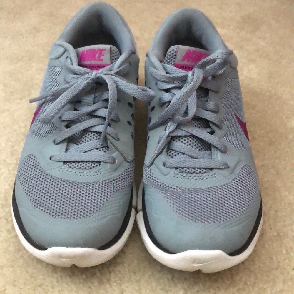 Women’s Nike Sneakers 👟